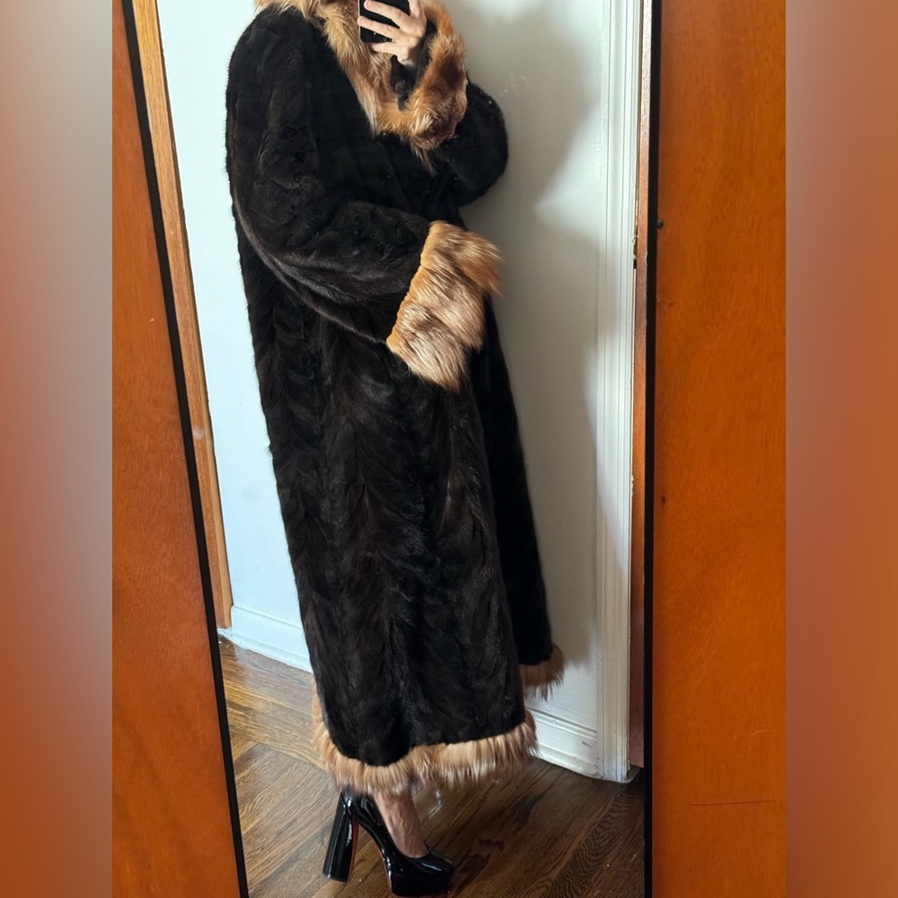 Brown mink fur coat with red fox fur collar trim - Picture 15 of 16